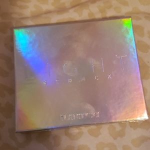 Laura Mercier Light Strucks